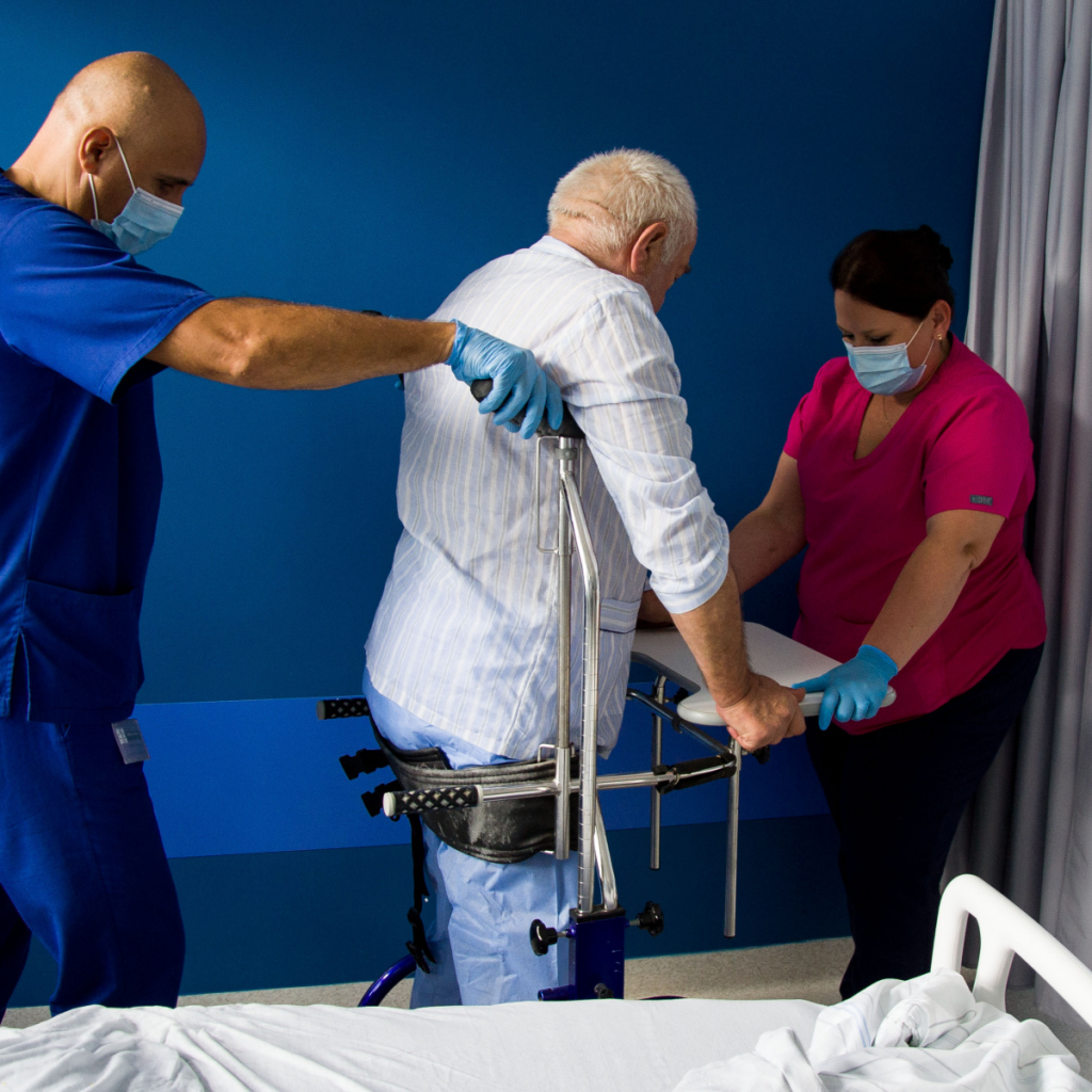 Rehabilitacja domowa po udarze mózgu – fizjoterapia neurologiczna | REHA Dom